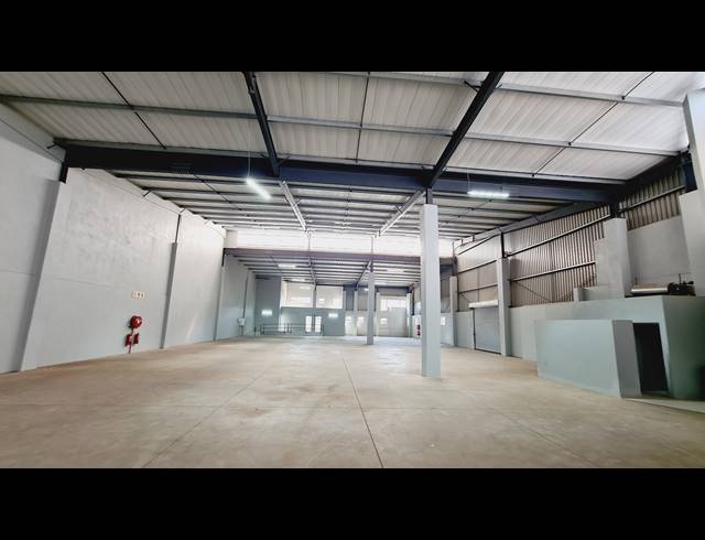 2,275M² WAREHOUSE TO LET IN COSMO BUSINESS PARK